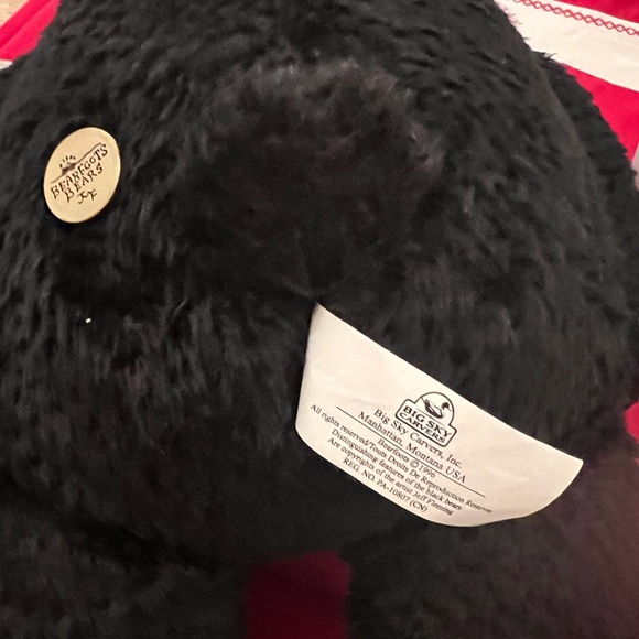 Big sky carvers black bear with Santa hat adorable big, sits 17” tall by 15” - Picture 4 of 5